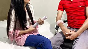 Desi virgin gets boss cock in office