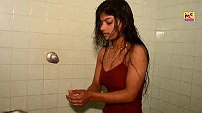 Indian aunty feeds milk while bathing!