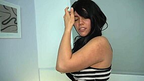 Stepsister Uses Perfect Butt For Seduction