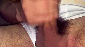 uma punheta gostosa pro meu professor gostoso