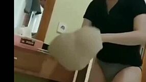 Indonesian girl shows off her big pantat palsu in video