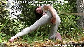 Dirtygardengirl Fists Her Ass Hard In Torn Tracksuit