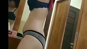 Indonesian girl shows off her big pantat palsu in video